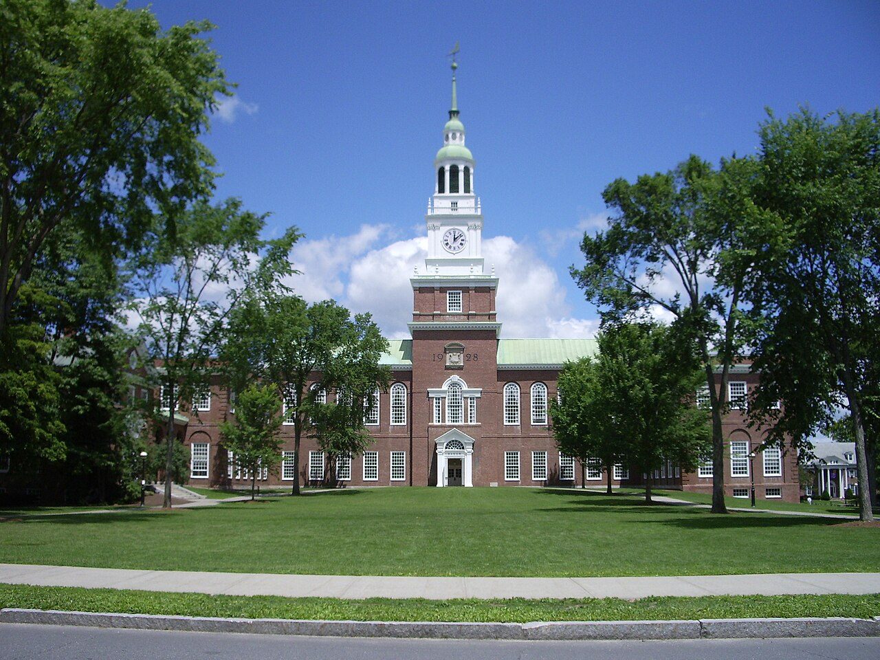 Baker Memorial Library seen across the Dartmouth Green in summer